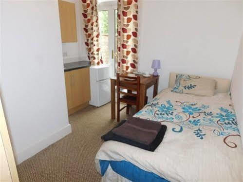 Spencer Inn Apartments Harrow Eksteriør billede